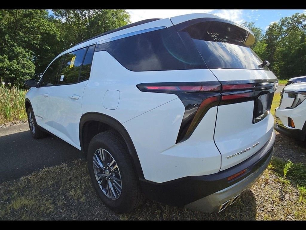 2025 Chevrolet Traverse photo 3