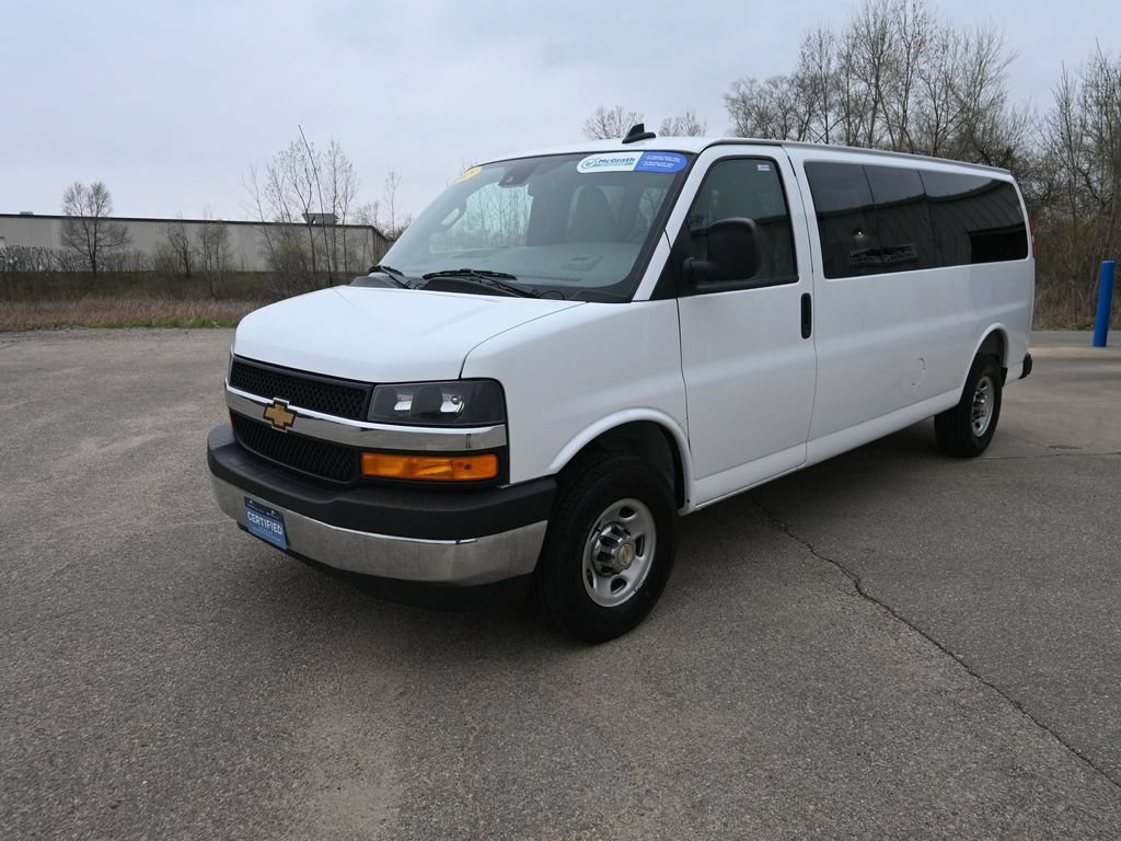 2025 Chevrolet Express Passenger LT - Photo 6