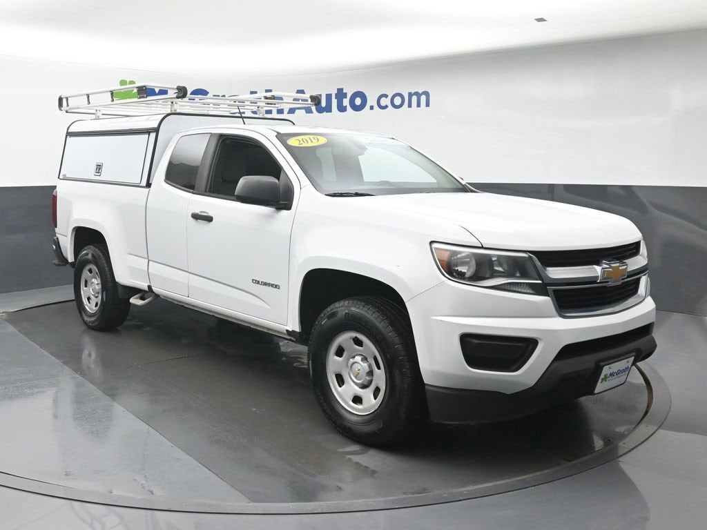 Used 2019 Chevrolet Colorado Work Truck with VIN 1GCHSBEA2K1162624 for sale in Cedar Rapids, IA