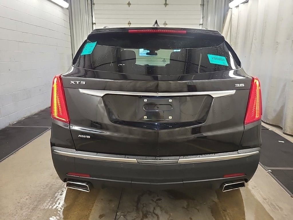 2019 Cadillac XT5 Premium Luxury photo 3