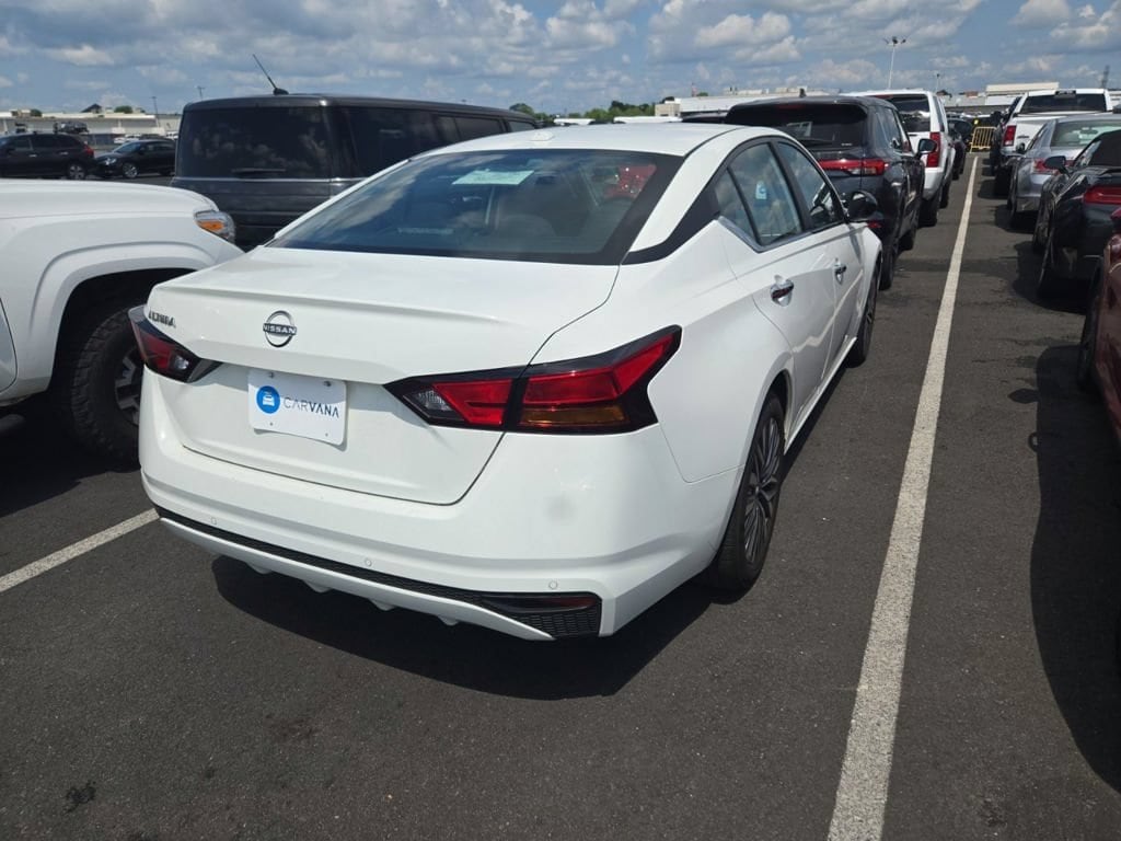 Used 2025 Nissan Altima SV Sedan