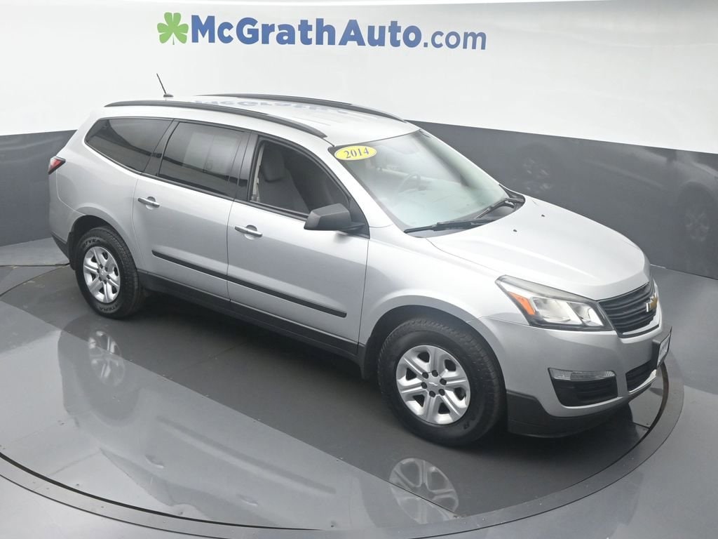 Used 2014 Chevrolet Traverse LS with VIN 1GNKRFKDXEJ197723 for sale in Cedar Rapids, IA