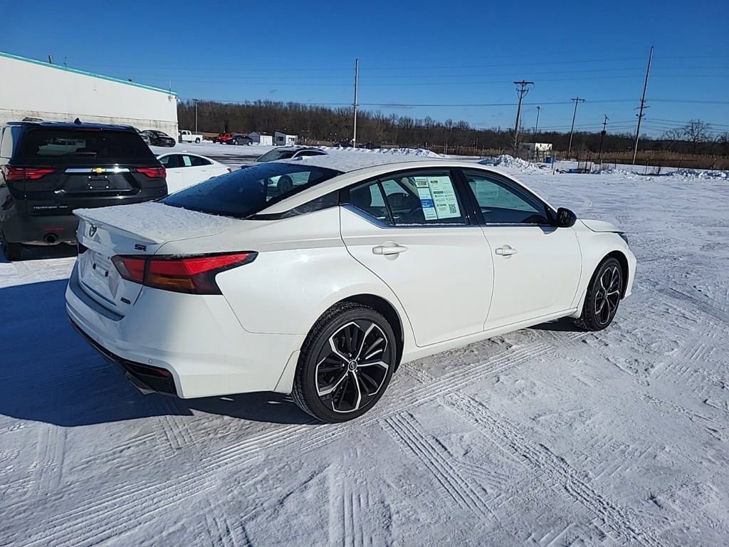 Used 2024 Nissan Altima 2.5 SR Sedan