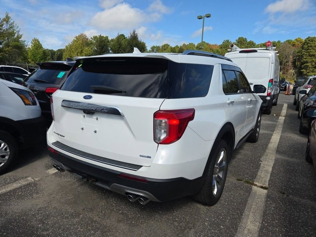 2020 Ford Explorer Platinum photo 2