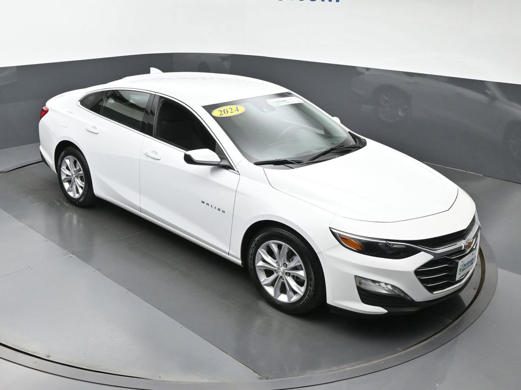 2024 Chevrolet Malibu 1LT photo 2