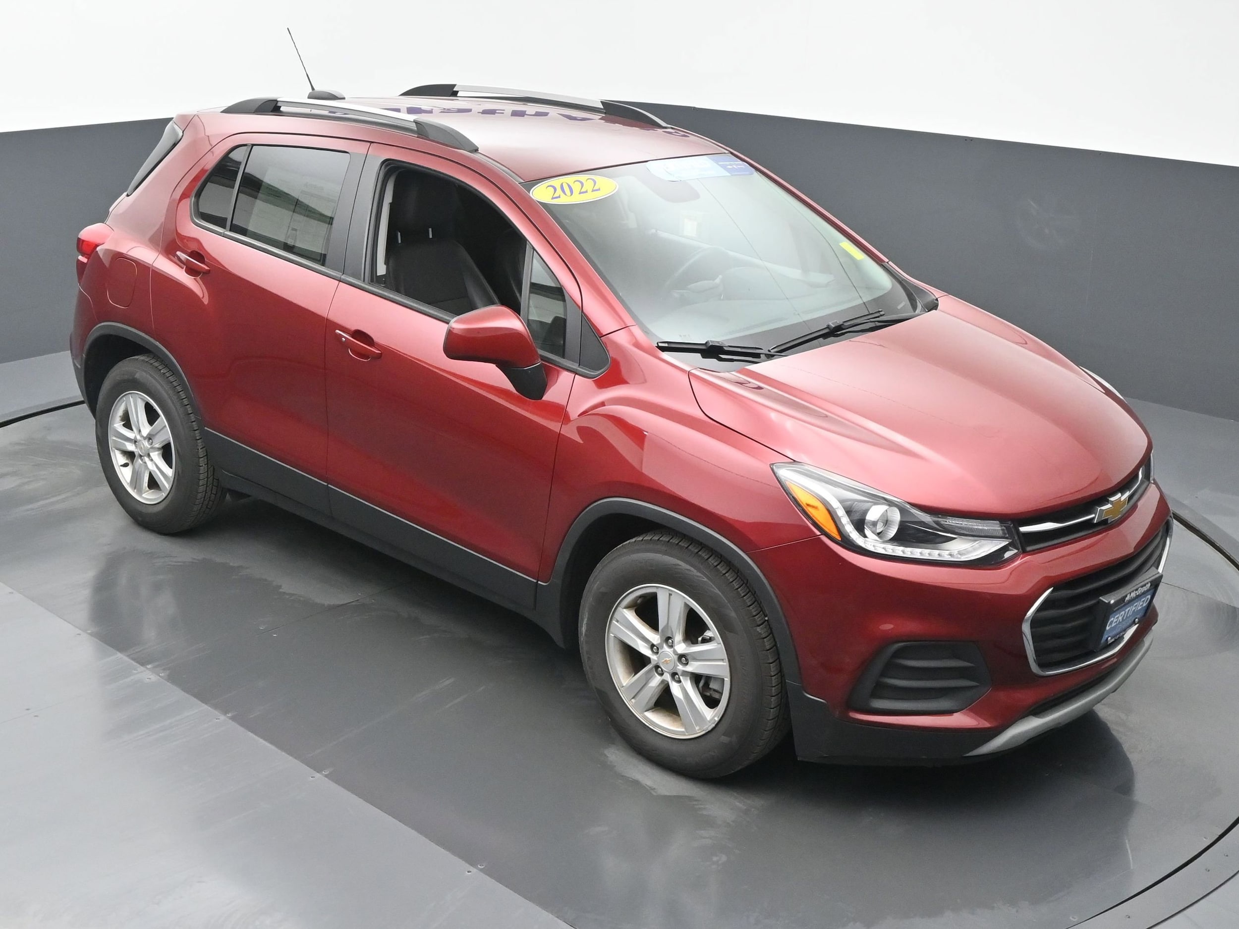 Used 2022 Chevrolet Trax LT with VIN KL7CJLSM7NB547173 for sale in Cedar Rapids, IA