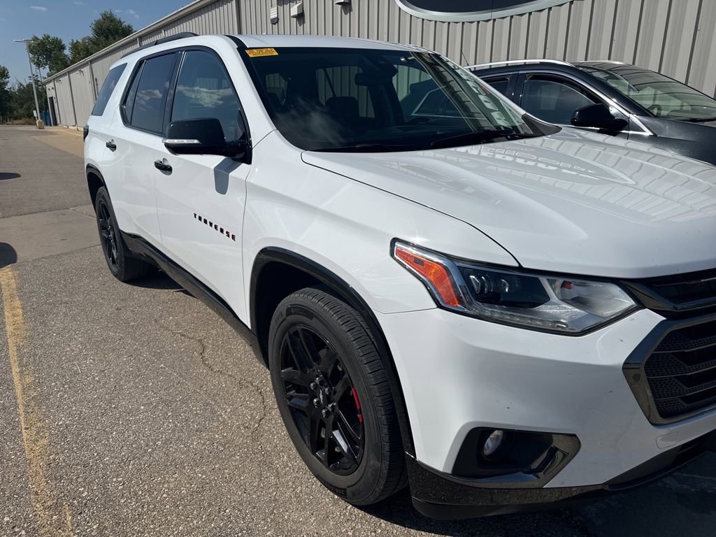 2020 Chevrolet Traverse Premier photo 2