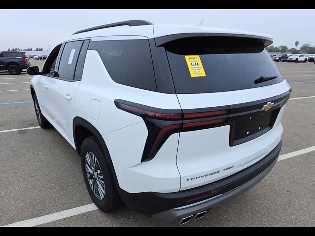 2025 Chevrolet Traverse photo 4