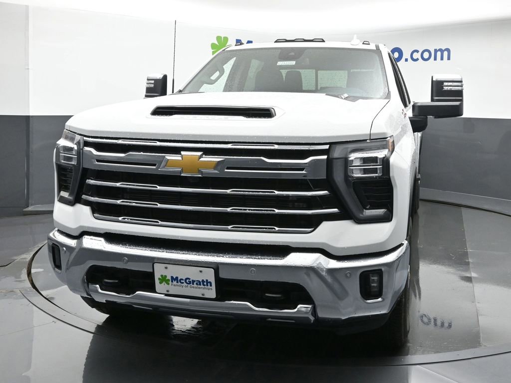 2025 Chevrolet Silverado 2500HD LTZ photo 4