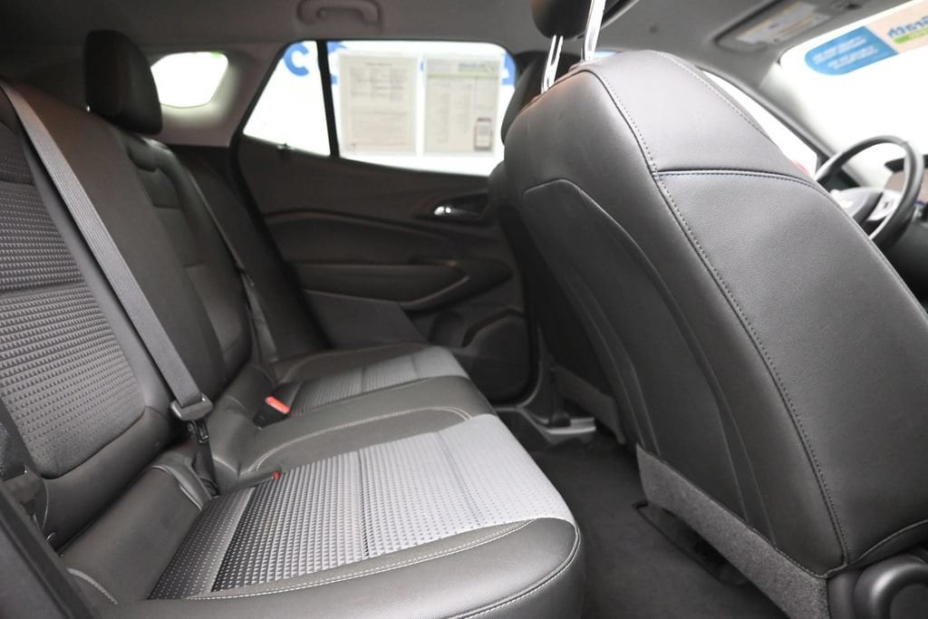 2025 Chevrolet Trax LT - Photo 10