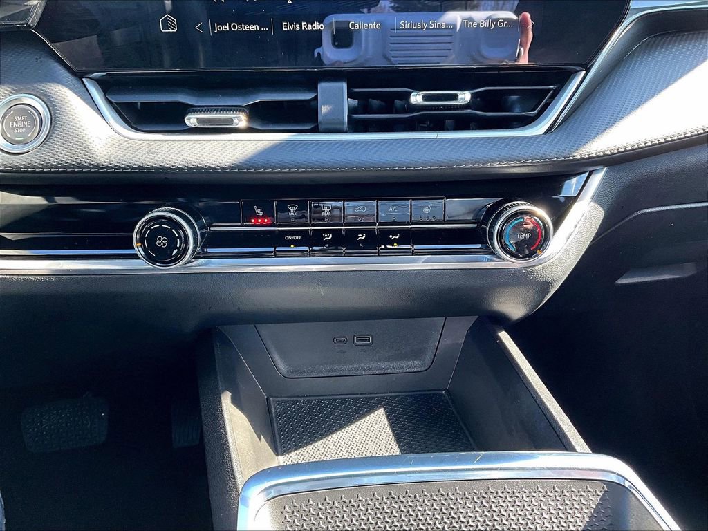 2025 Chevrolet Equinox LT - Photo 19