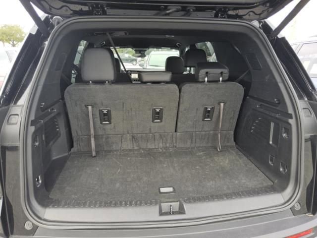 2025 Chevrolet Traverse photo 4