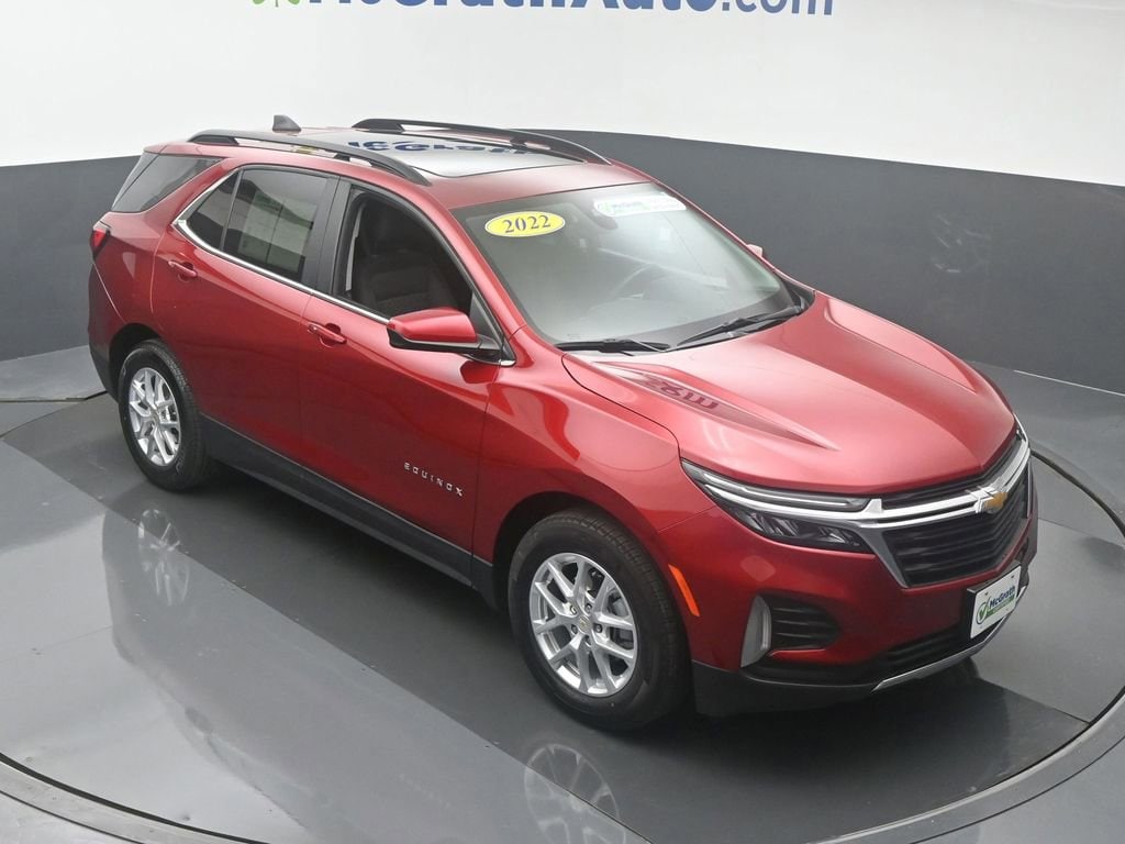 Used 2022 Chevrolet Equinox LT with VIN 3GNAXKEV0NL179965 for sale in Cedar Rapids, IA