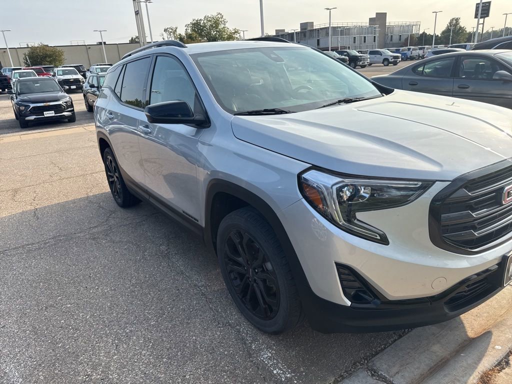 2021 Gmc Terrain SLT photo 2