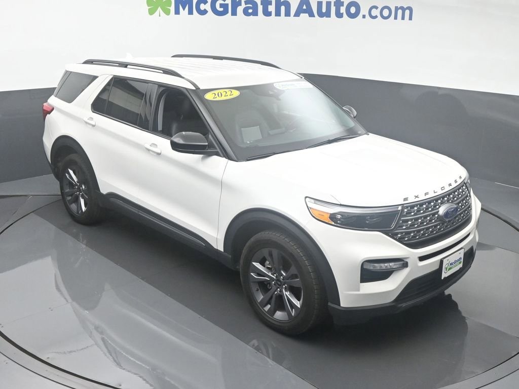 Used 2022 Ford Explorer XLT with VIN 1FMSK8DH7NGC29450 for sale in Cedar Rapids, IA