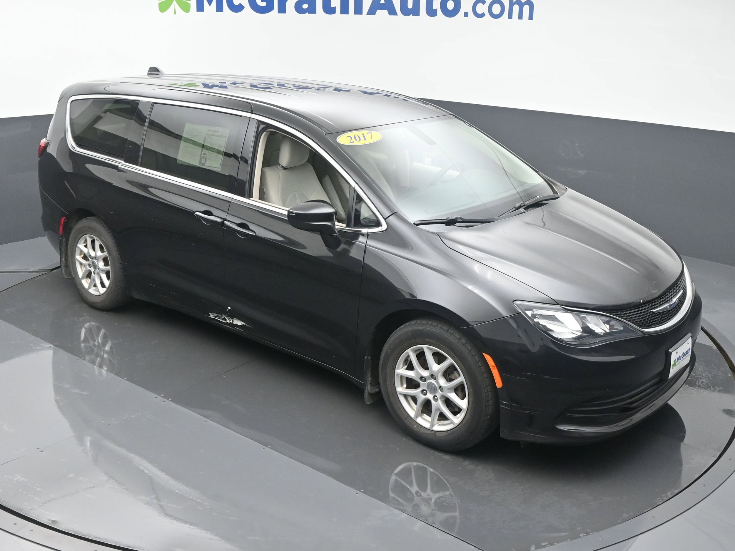 Used 2017 Chrysler Pacifica LX with VIN 2C4RC1CG7HR529119 for sale in Cedar Rapids, IA