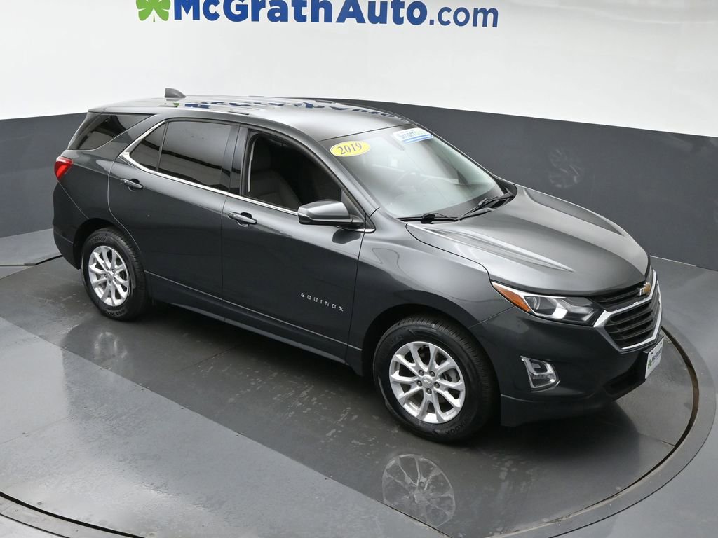 2019 Chevrolet Equinox LT photo 2