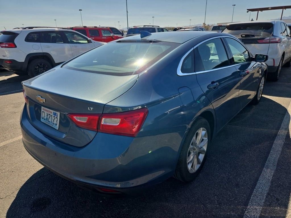 2024 Chevrolet Malibu 1LT photo 2