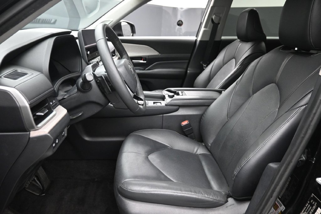 2024 Toyota Grand Highlander Platinum - Photo 17
