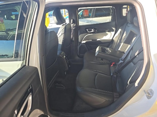 2025 Jeep Compass Limited - Photo 9