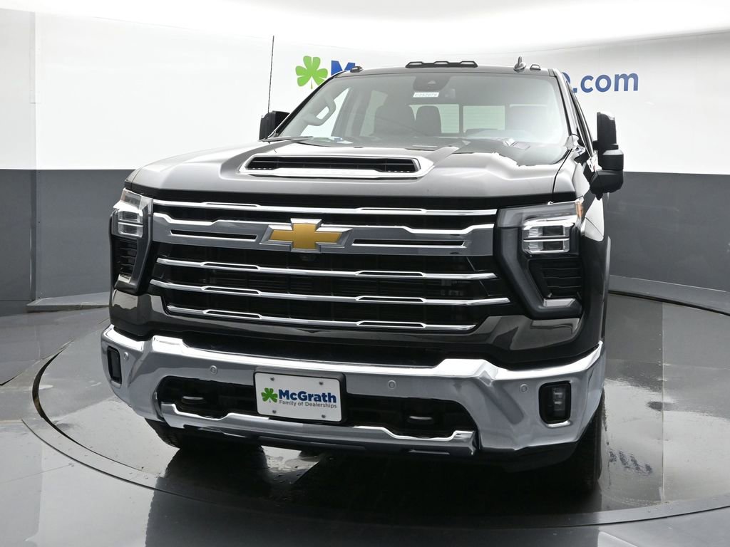 2025 Chevrolet Silverado 2500HD LTZ photo 4
