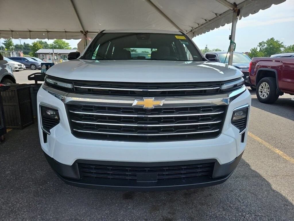 Used 2025 Chevrolet Traverse LT SUV