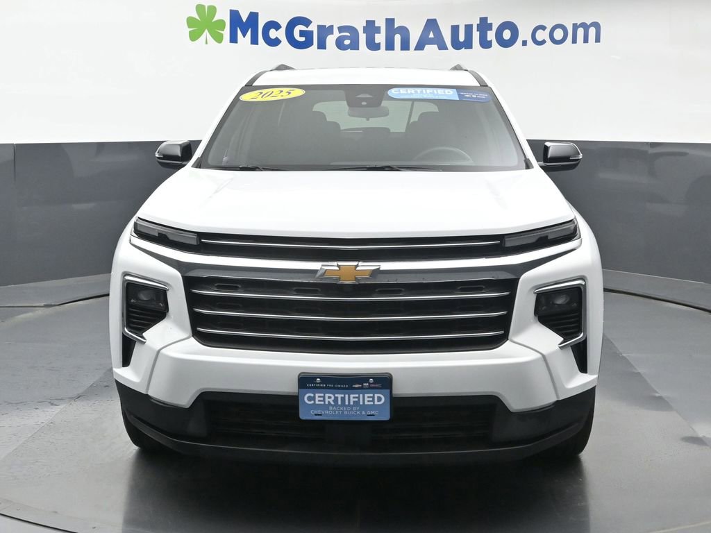 2025 Chevrolet Traverse photo 2