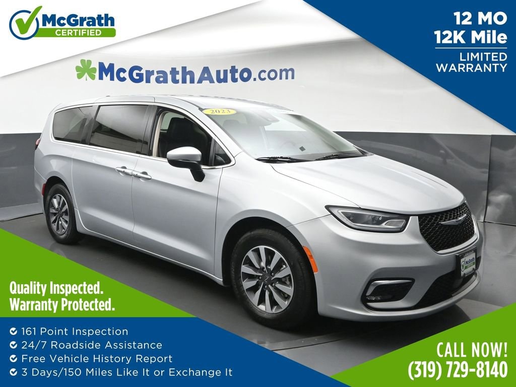 2023 Chrysler Pacifica Hybrid Touring L Hybrid's photo