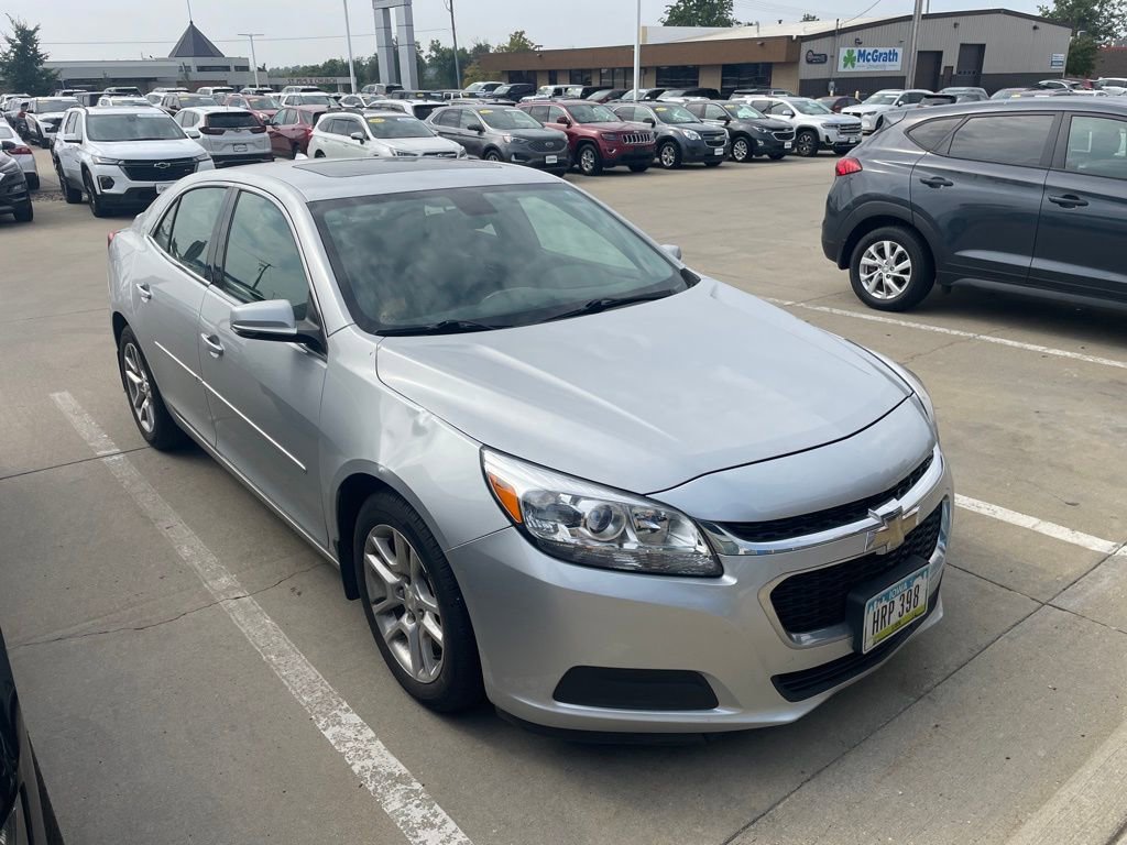 2014 Chevrolet Malibu 1LT photo 2