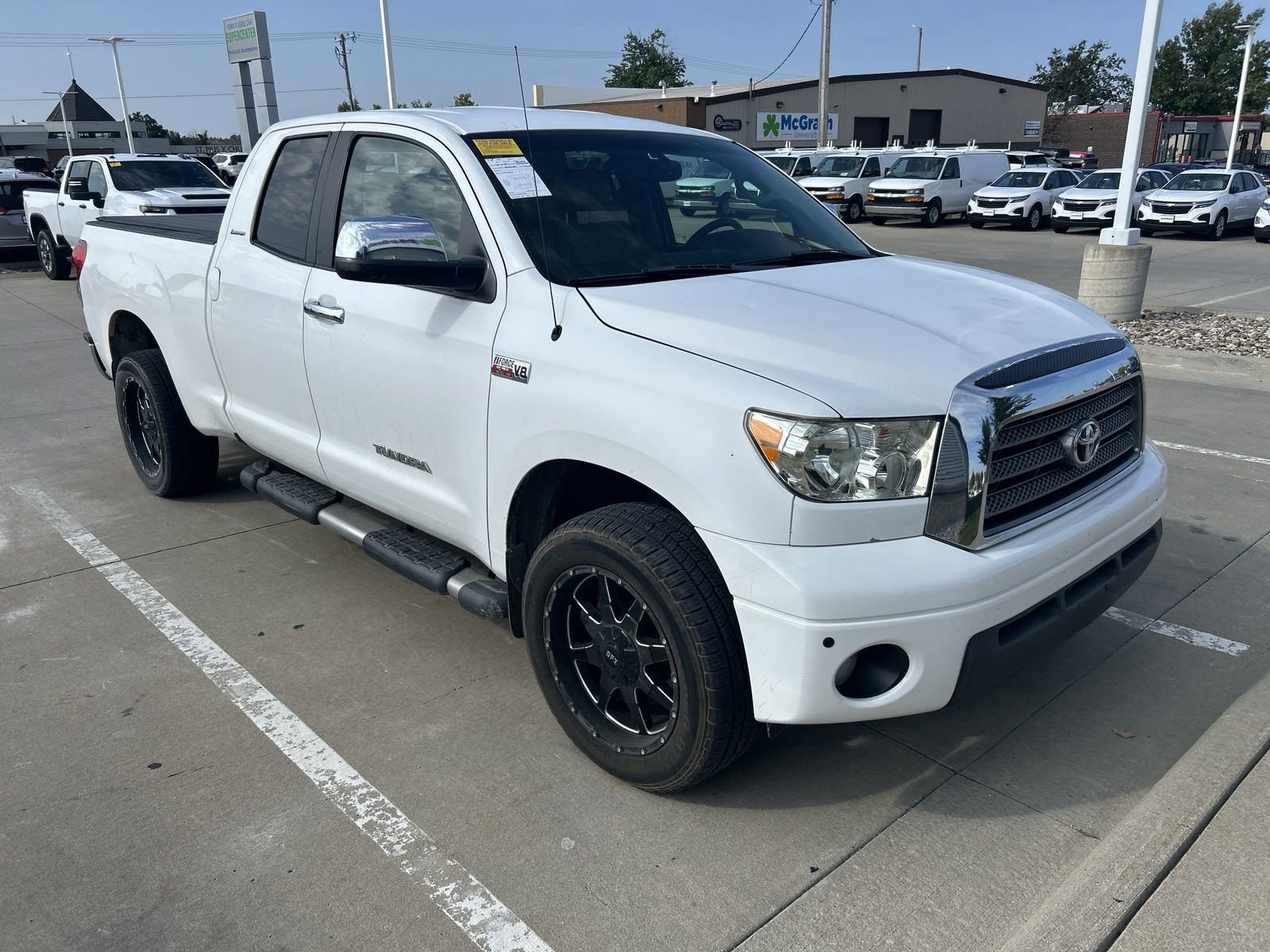 Used 2008 Toyota Tundra Limited with VIN 5TFBV581X8X075747 for sale in Cedar Rapids, IA