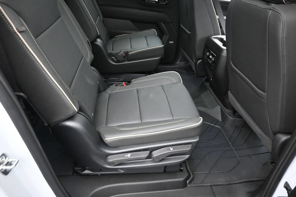 2026 Chevrolet Suburban Premier - Photo 10