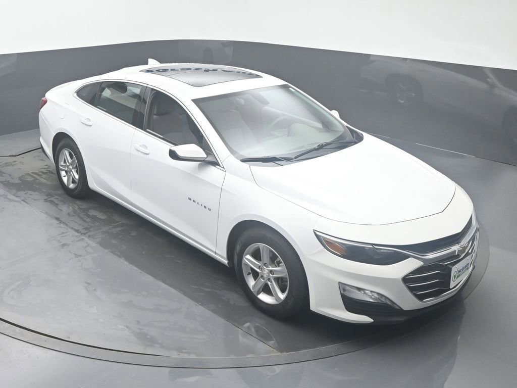 Used 2022 Chevrolet Malibu 1LT with VIN 1G1ZD5STXNF178866 for sale in Cedar Rapids, IA