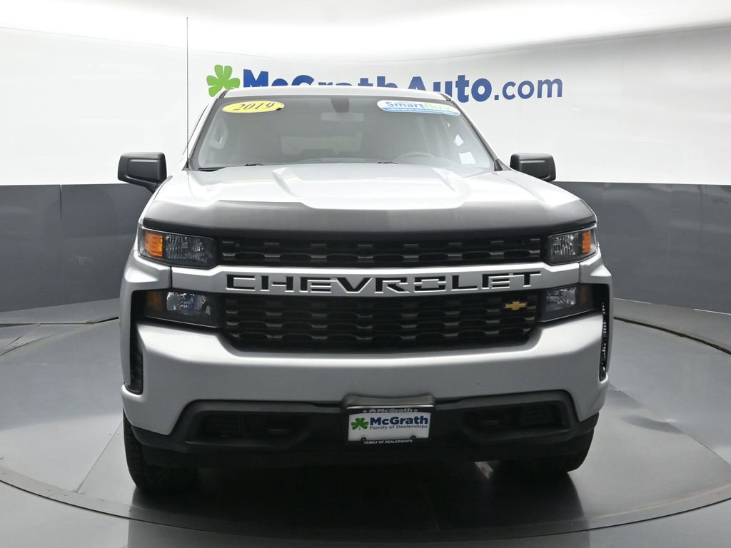 2019 Chevrolet Silverado 1500 Custom photo 2