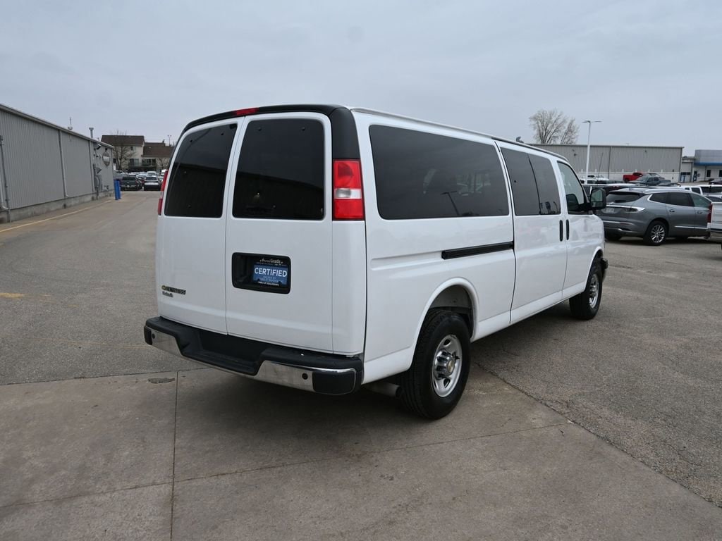 2025 Chevrolet Express Passenger LT - Photo 10