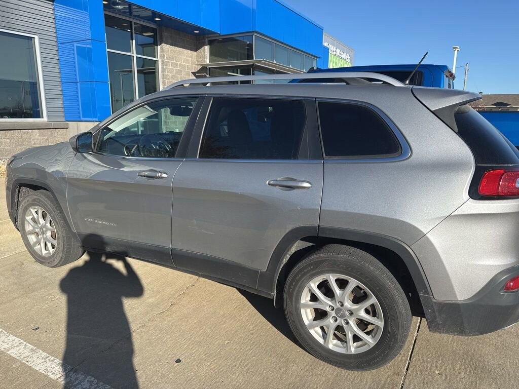 Used 2015 Jeep Cherokee Latitude SUV