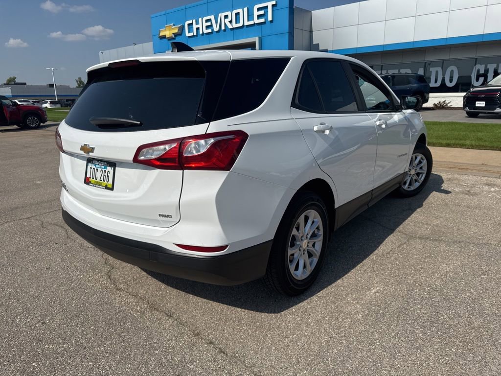 2021 Chevrolet Equinox LS photo 4