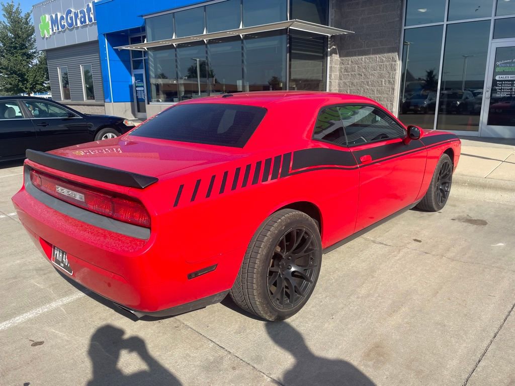 2014 Dodge Challenger SXT Plus photo 4