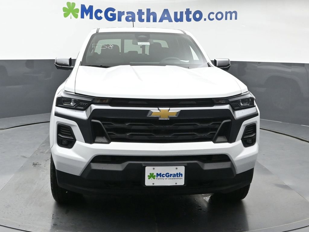 2025 Chevrolet Colorado Work Truck LT photo 3