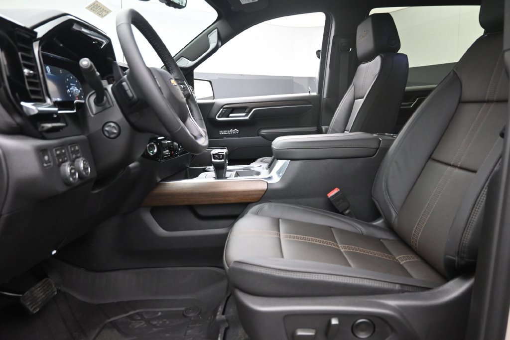 2026 Chevrolet Silverado 1500 High Country - Photo 16