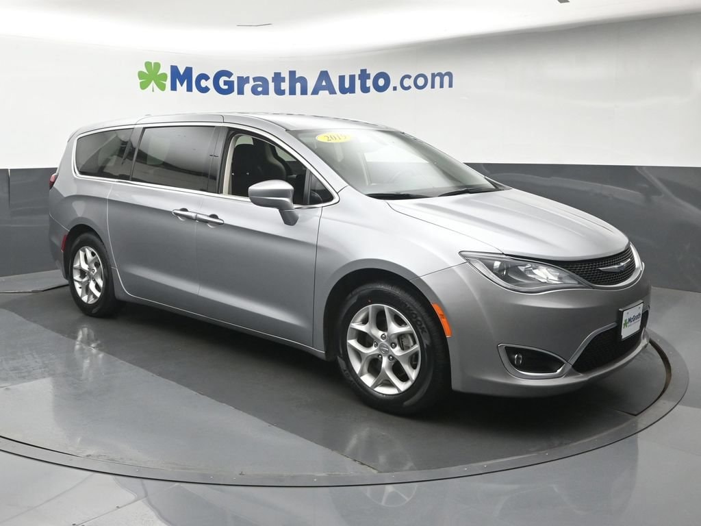 Used 2019 Chrysler Pacifica Touring Plus with VIN 2C4RC1FG8KR742048 for sale in Cedar Rapids, IA