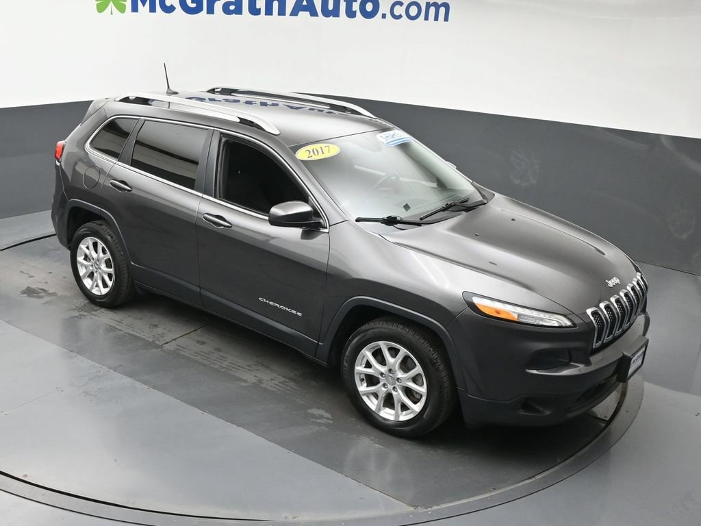 Used 2017 Jeep Cherokee Latitude SUV