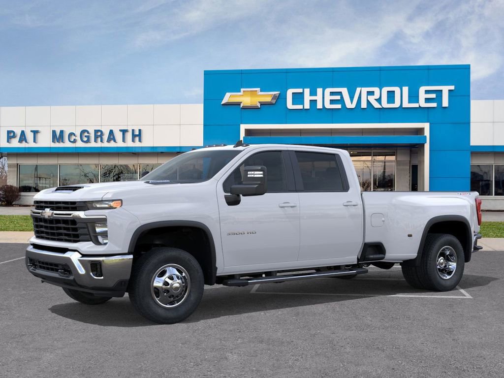 2026 Chevrolet Silverado 3500HD LT photo 2