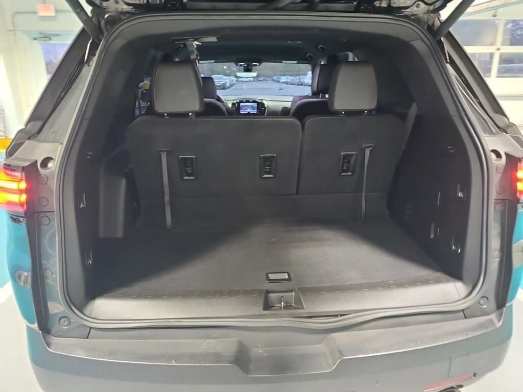 Used 2023 Chevrolet Traverse RS SUV
