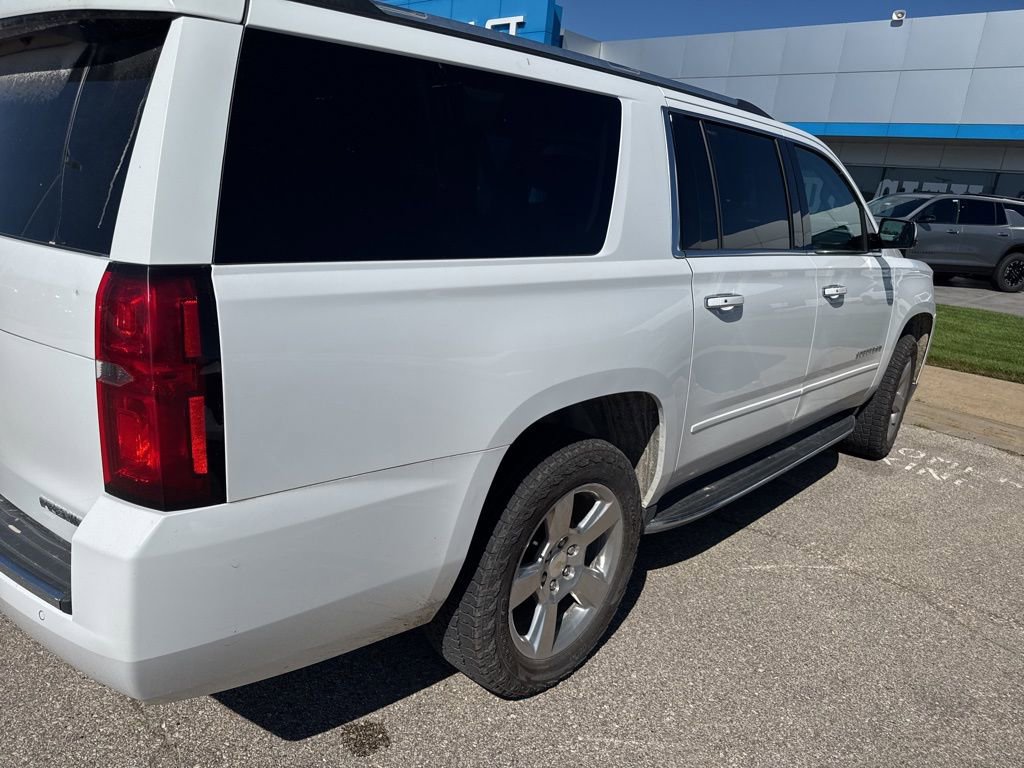 2019 Chevrolet Suburban Premier photo 3