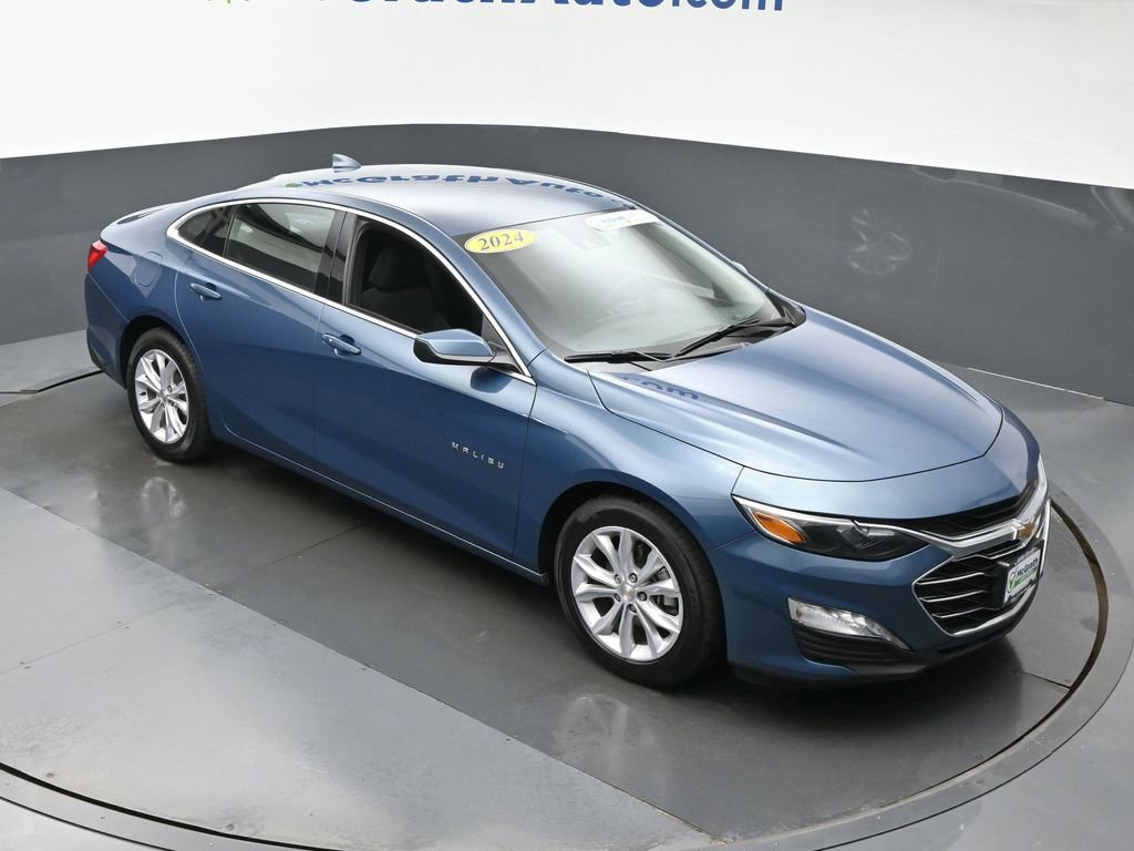 2024 Chevrolet Malibu 1LT photo 2
