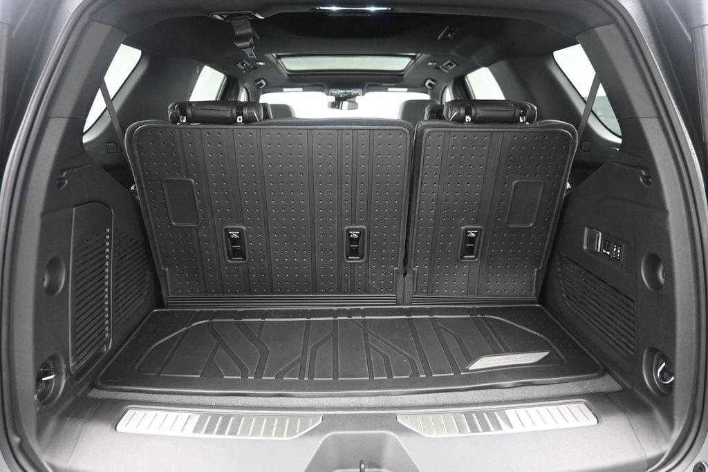 2026 Chevrolet Tahoe Premier - Photo 12