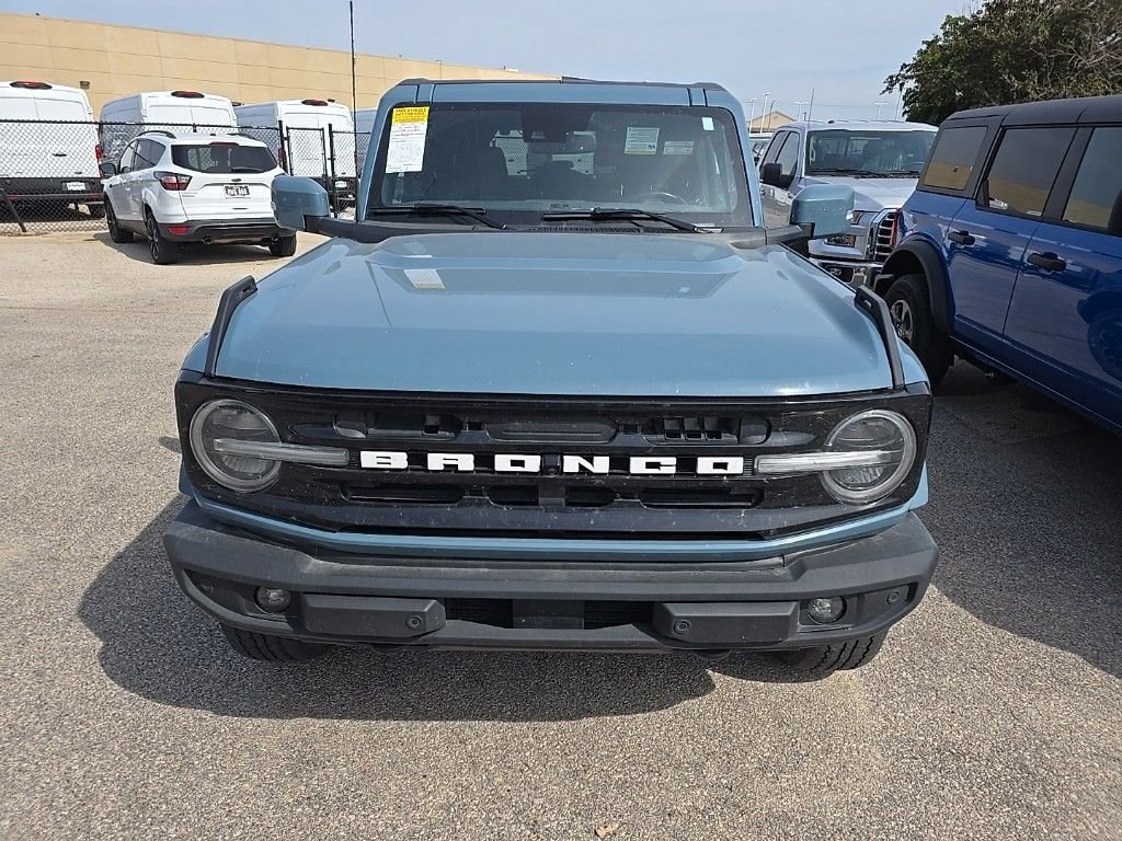 2022 Ford Bronco Outer Banks photo 2