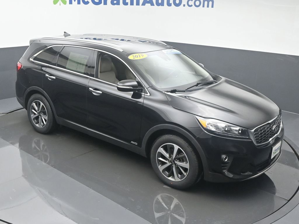 Used 2019 Kia Sorento EX with VIN 5XYPHDA53KG526645 for sale in Cedar Rapids, IA