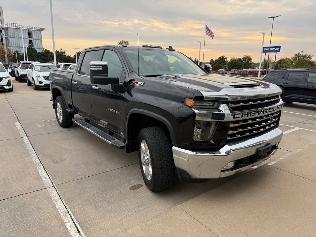 2022 Chevrolet Silverado 2500HD LTZ photo 2