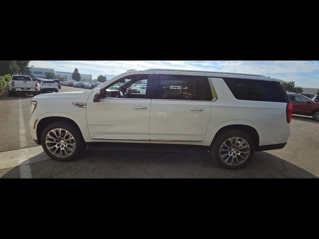 2025 Gmc Yukon XL Denali photo 2